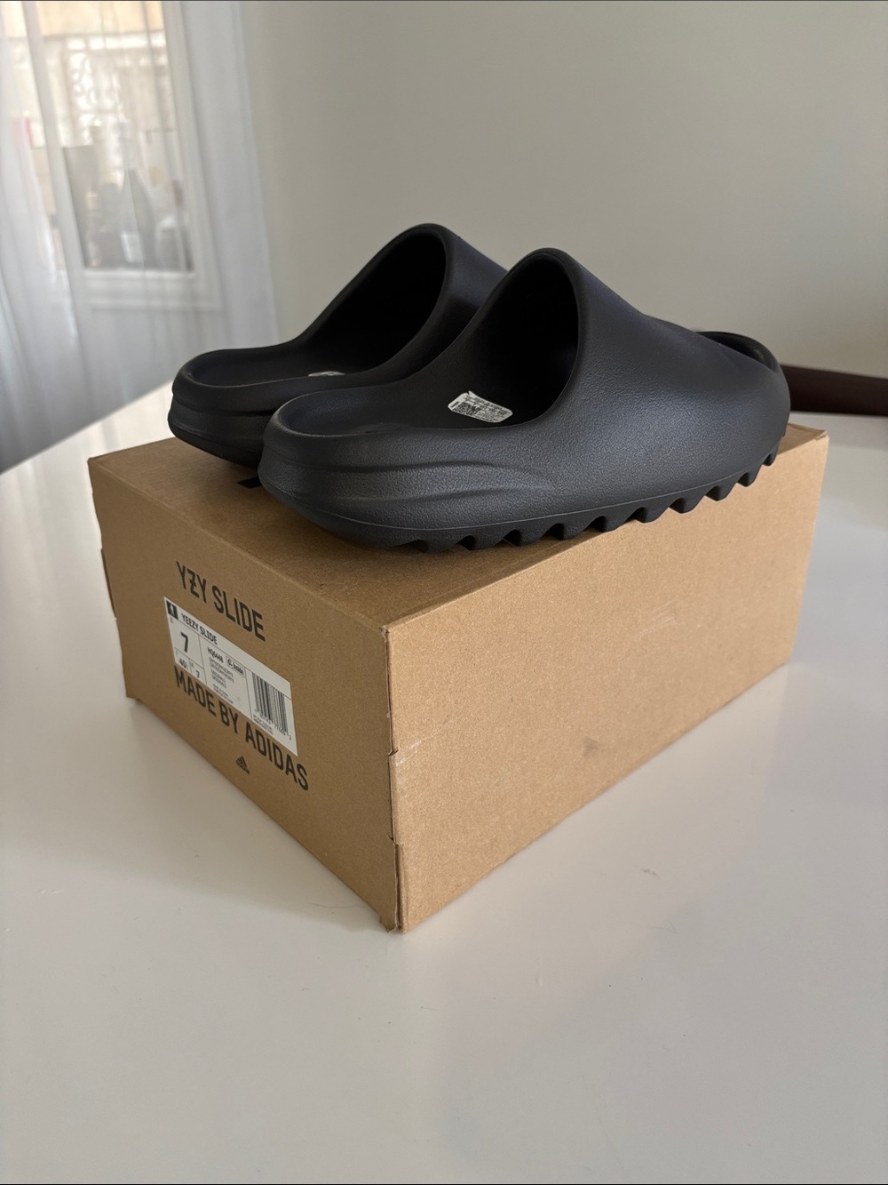adidas YEEZY Slide in Black Minimalist EVA Slip-On